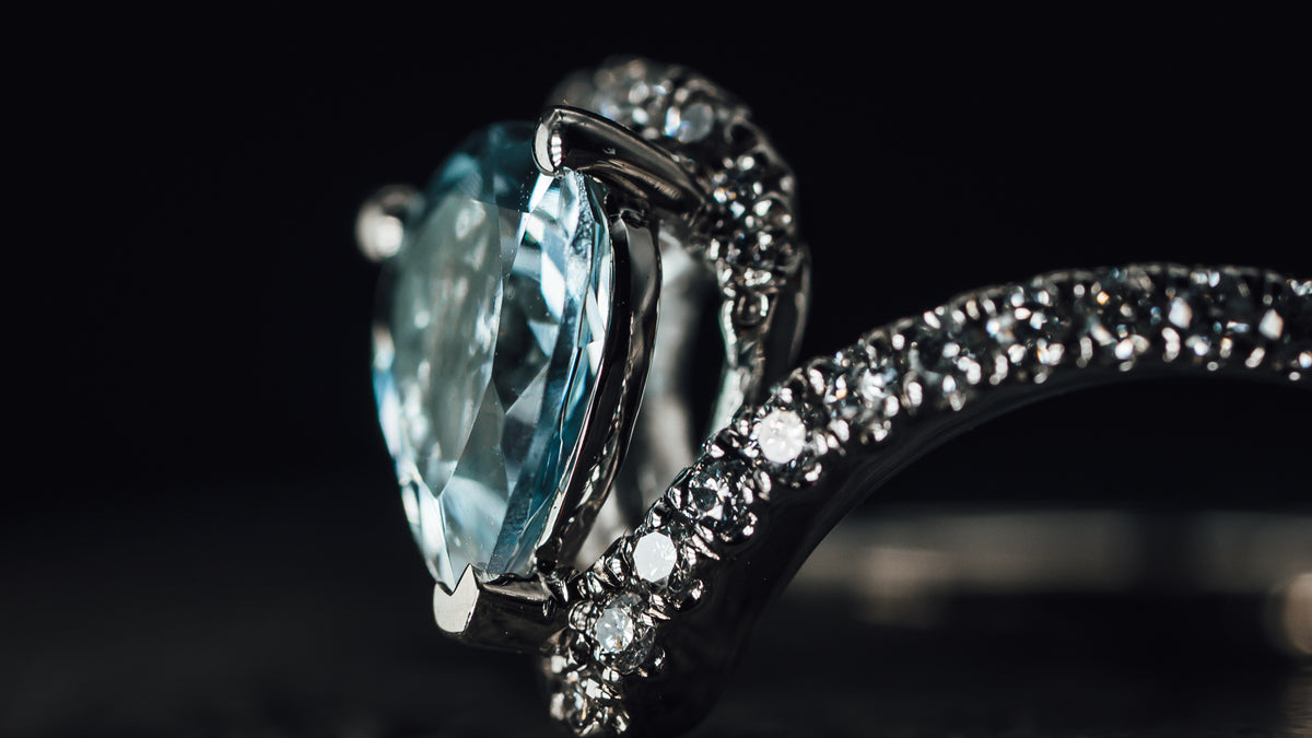 14k White Gold Aquamarine and Diamond Ring