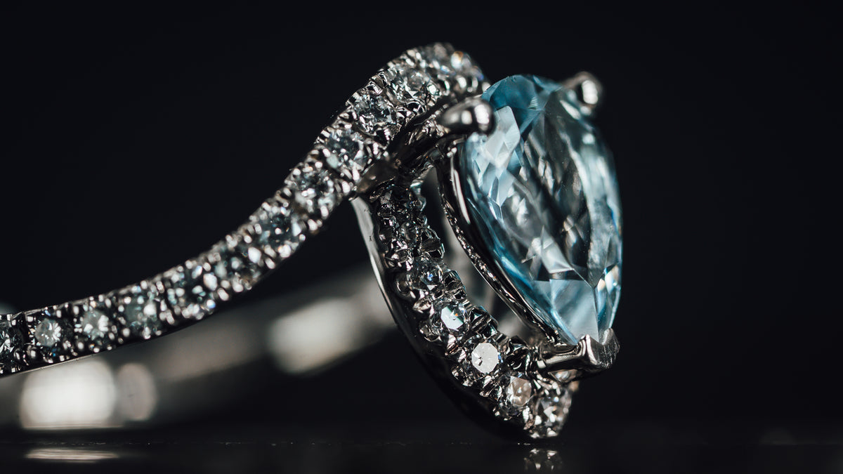 14k White Gold Aquamarine and Diamond Ring