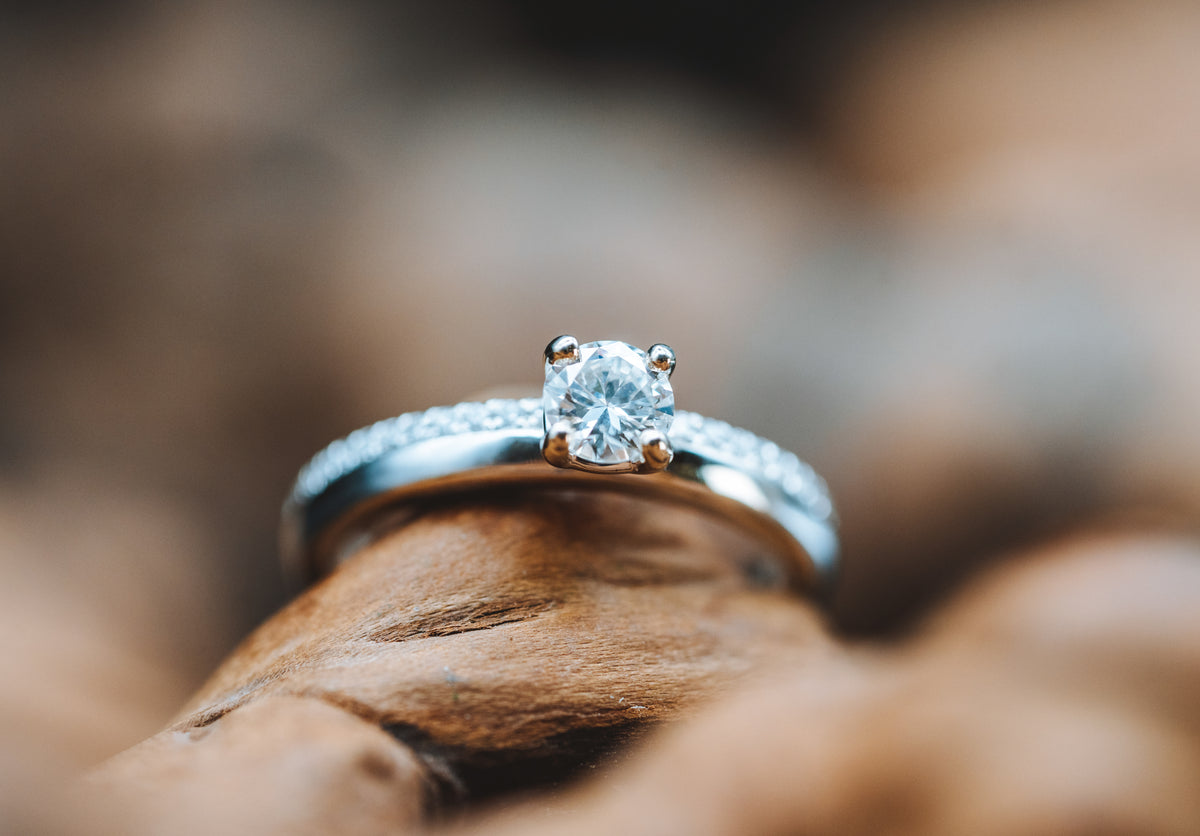 14k White Gold Diamond Wedding Band