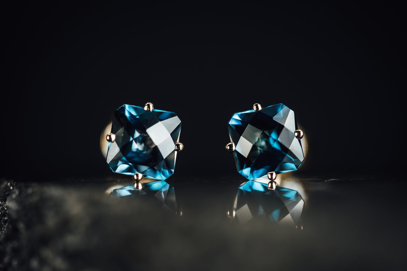14k Yellow Gold London Blue Topaz Stud Earrings