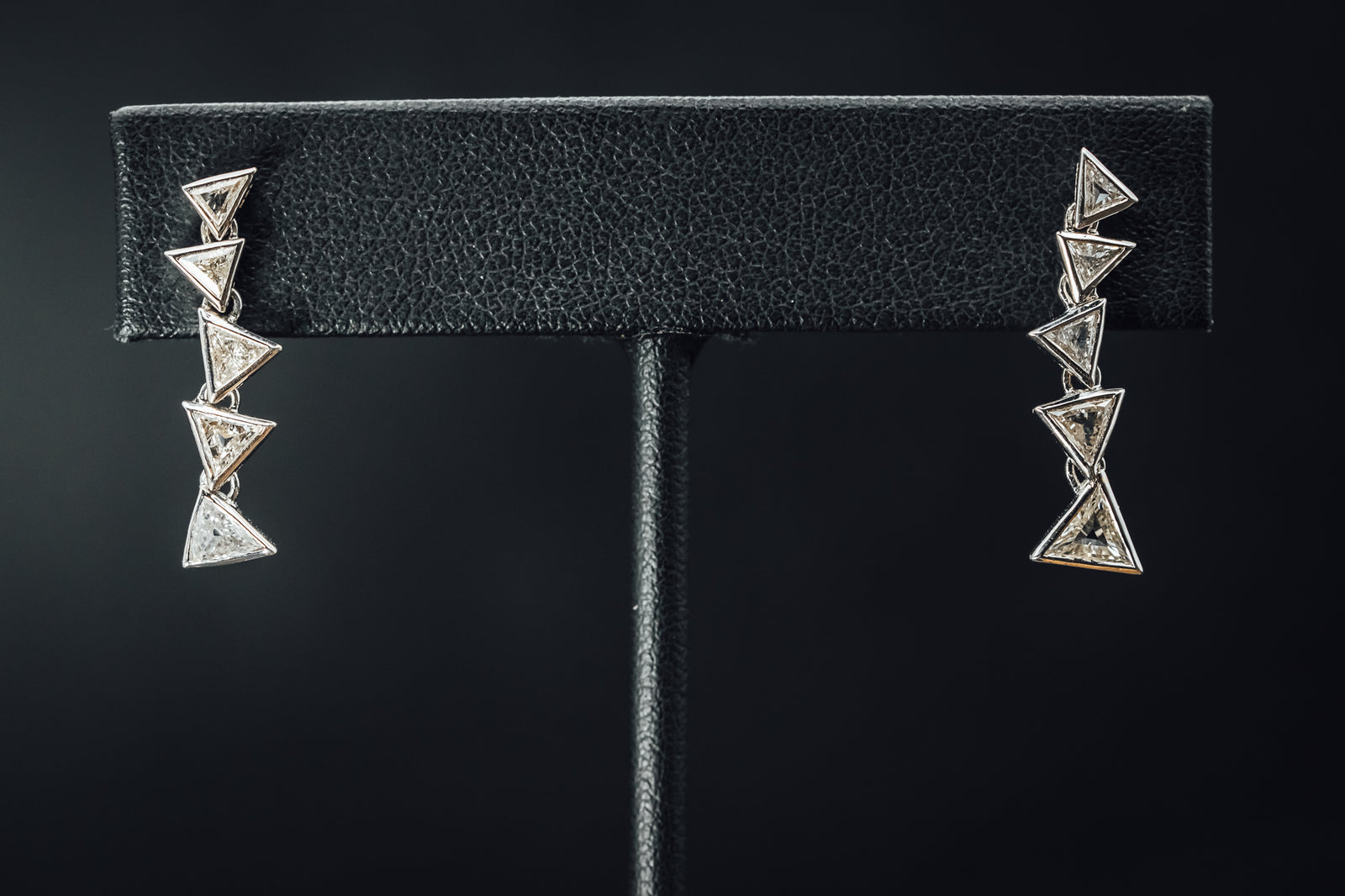 18k White Gold Diamonds Drop Earrings