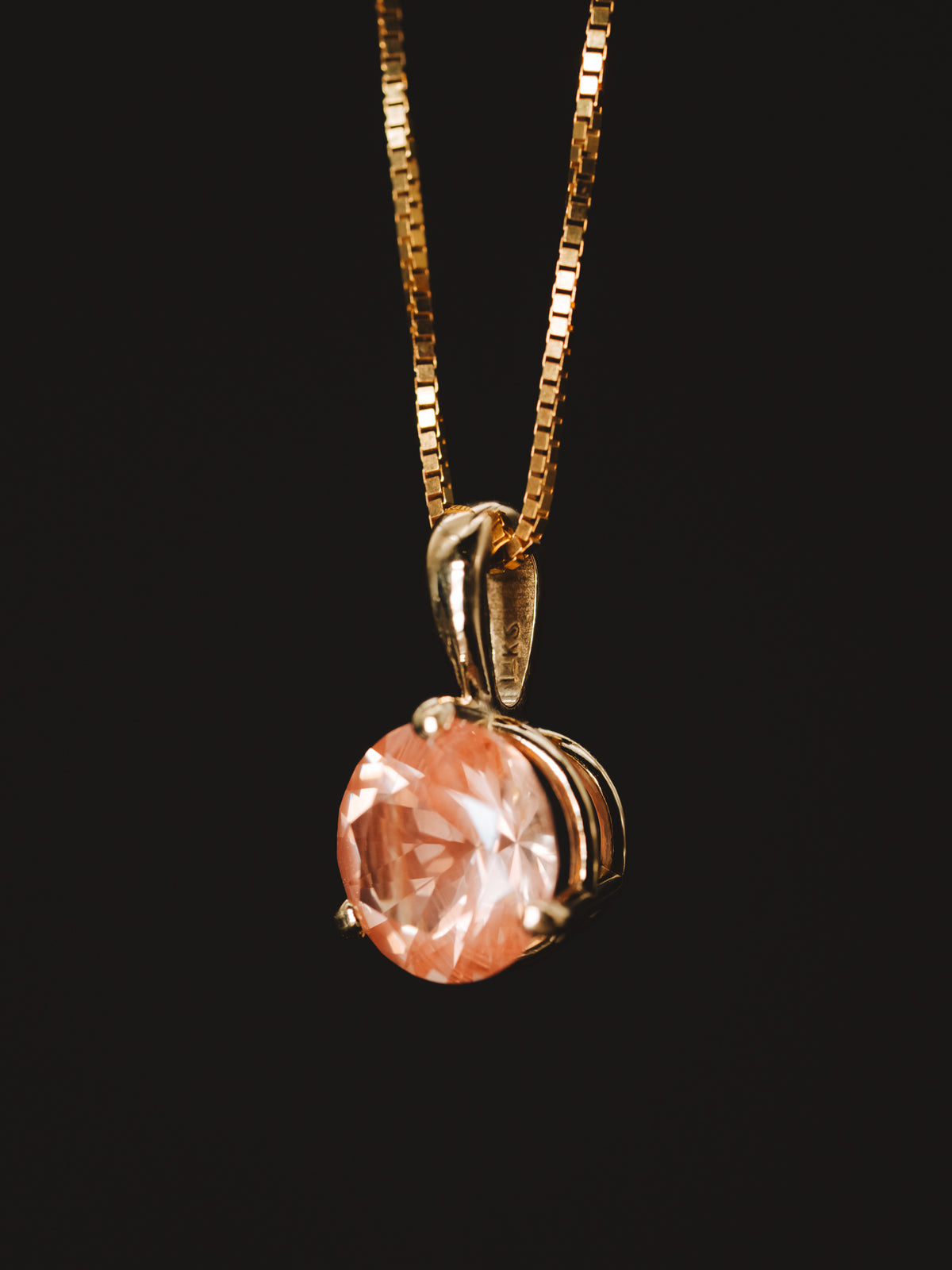 14k Yellow Gold Oregon Sunstone Pendant