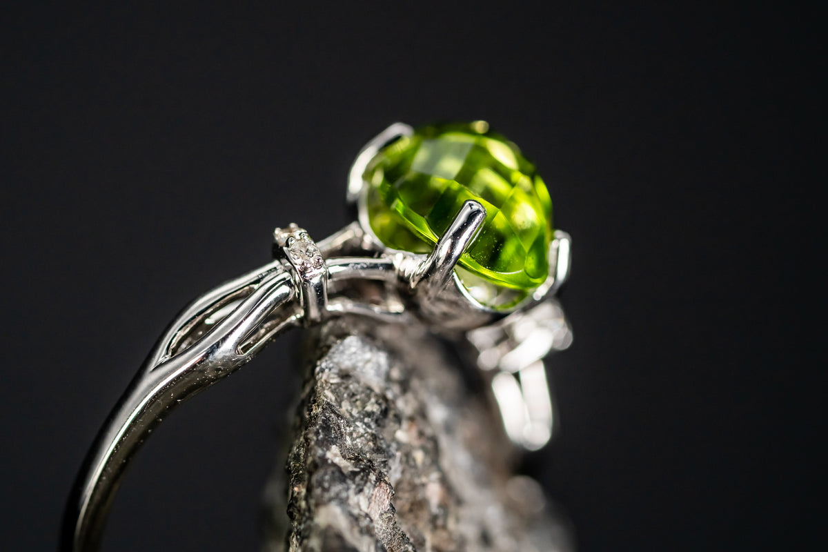 14k White Gold Oval Faceted Peridot and Diamond Ring