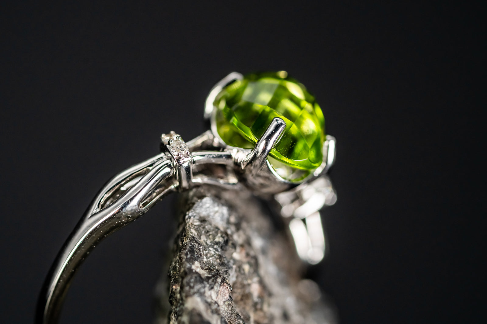 14k White Gold Oval Faceted Peridot and Diamond Ring