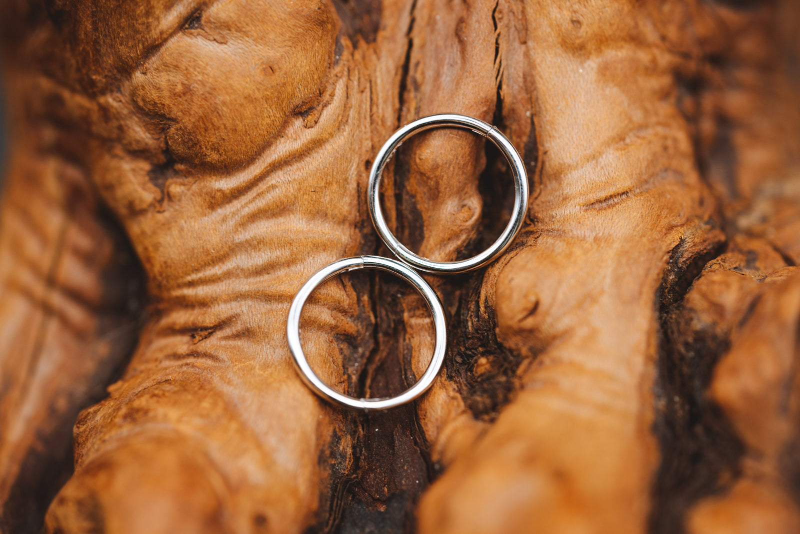 14k White Gold Huggie Hoop Earrings