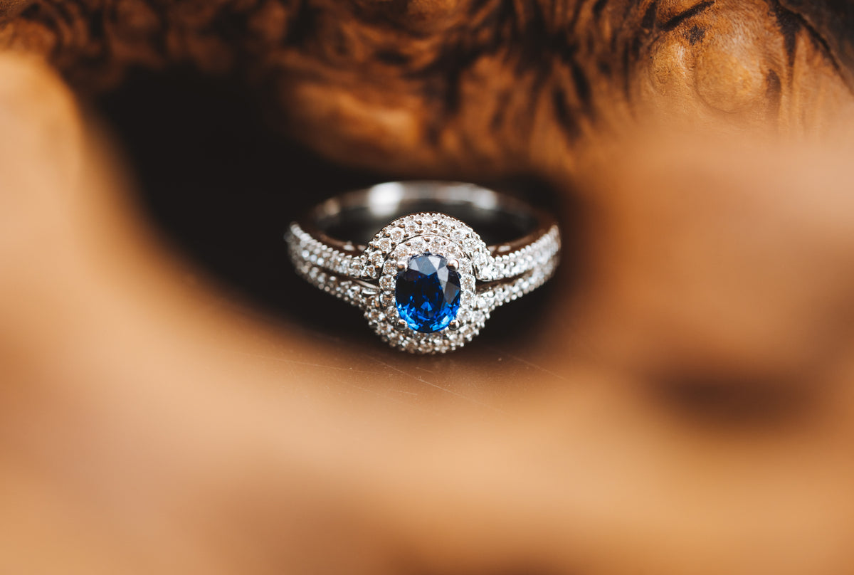 18k White Gold Sapphire and Diamond Ring