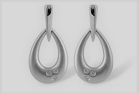 14k White Gold Diamond Drop Earrings