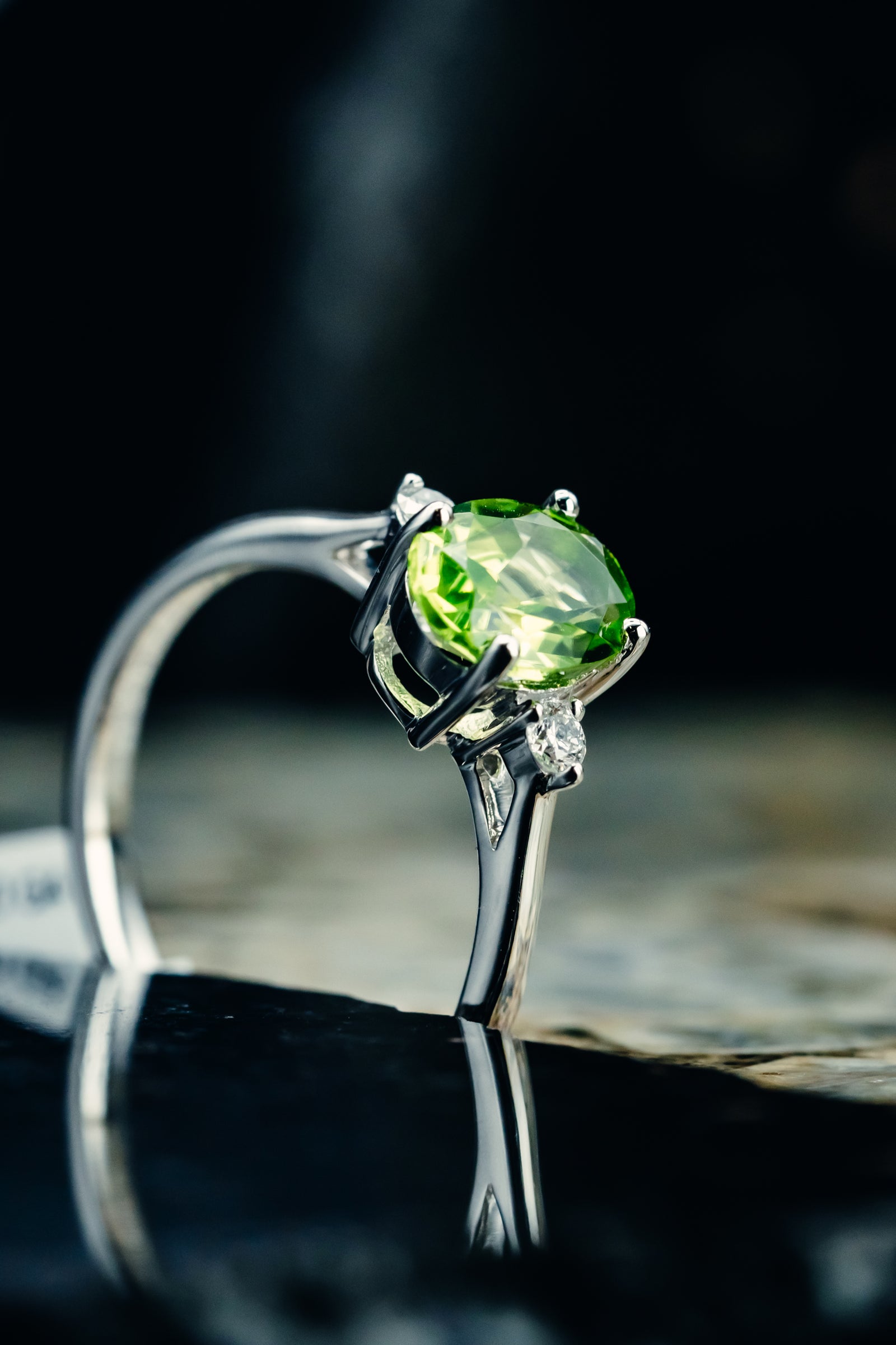 14k White Gold Peridot and Diamond Ring