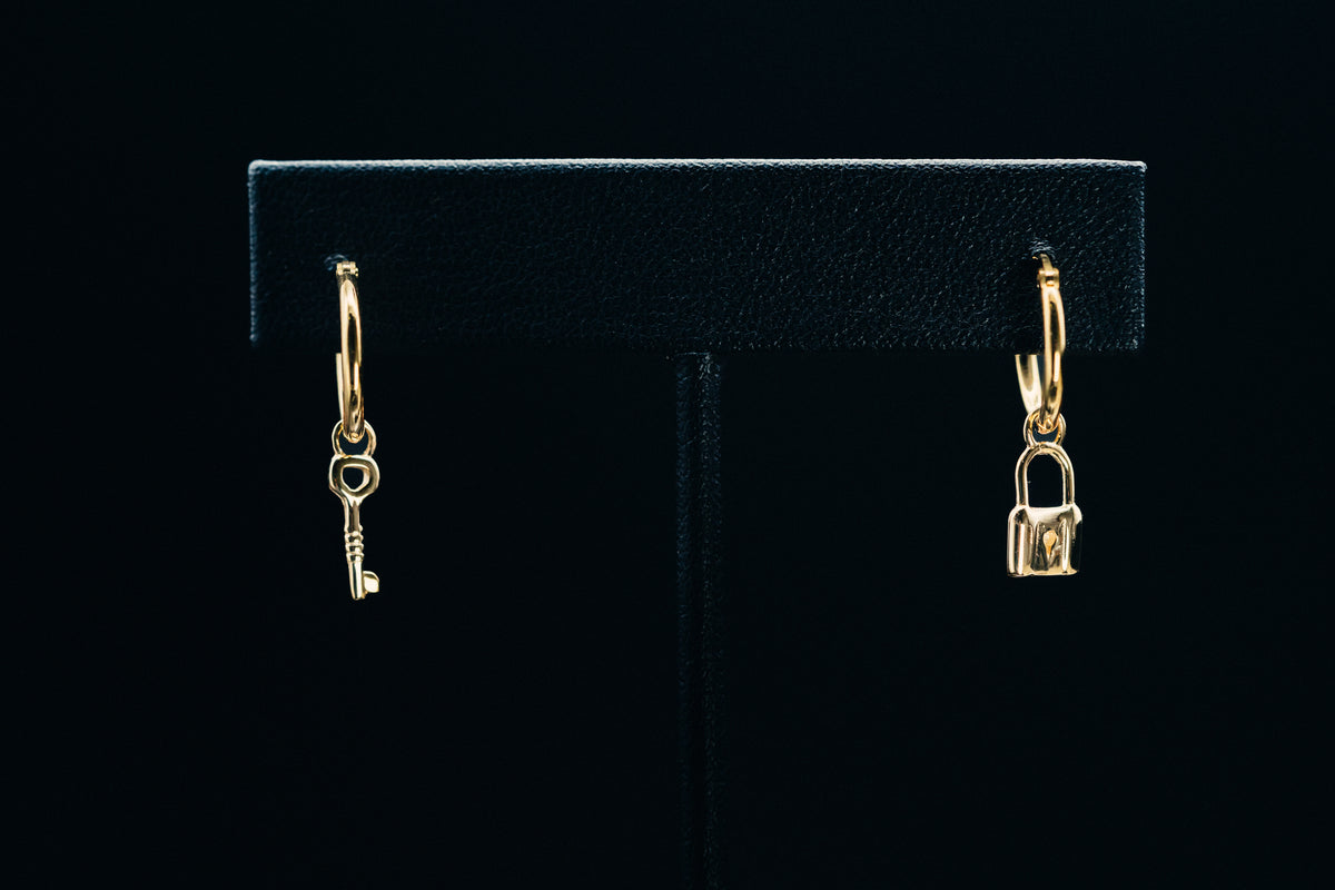 14k Yellow Gold Small Hoop Earrings w/Lock and Key Dangles