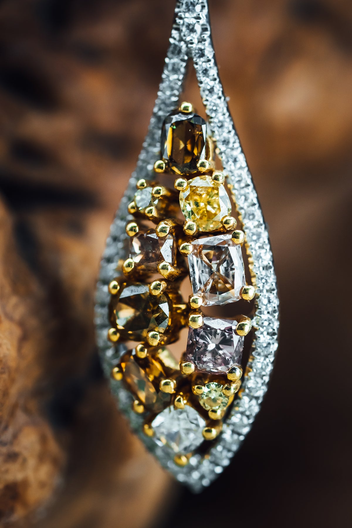 18k White Gold Yellow Diamond Pendant