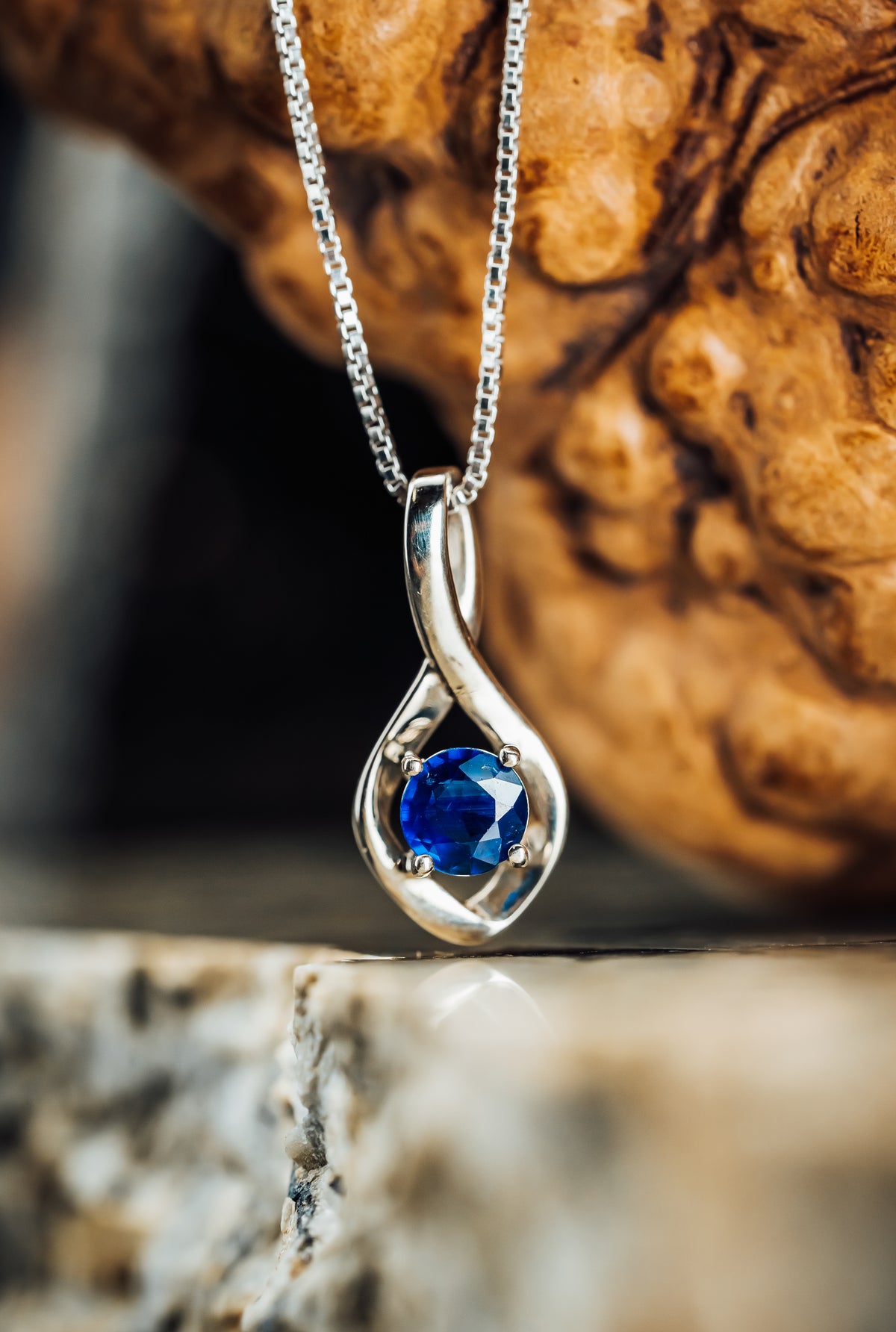 14k White Gold Sapphire Pendant