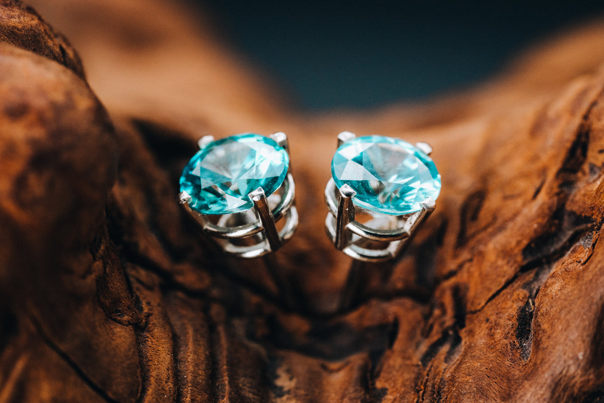 14k White Gold Blue Zircon Stud Earrings