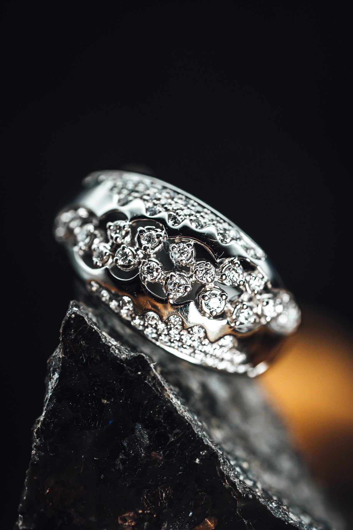 14k White Gold Diamond Bezel and Pave&#39; Ring