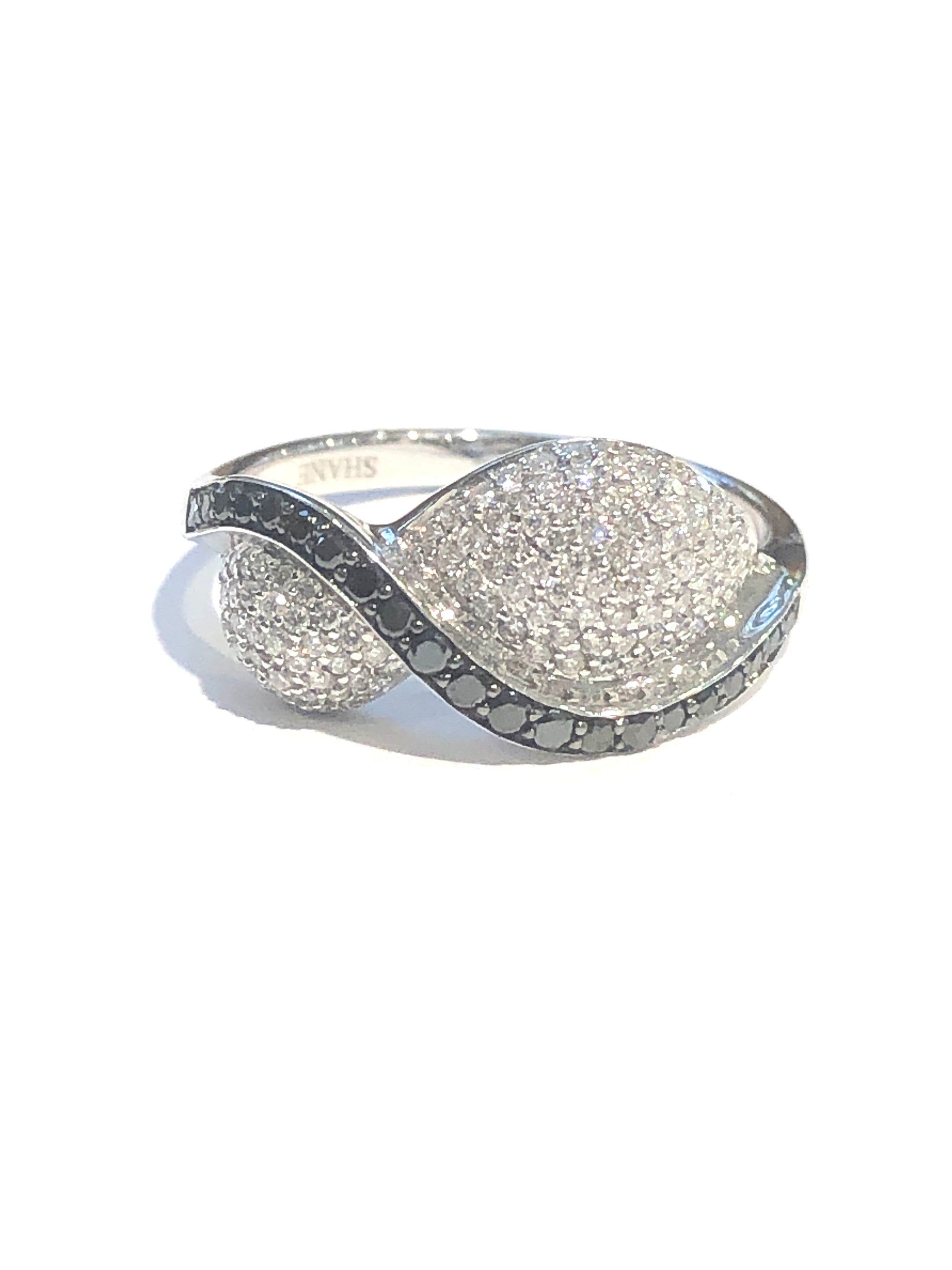 18k White Gold Black and White Diamond Ring