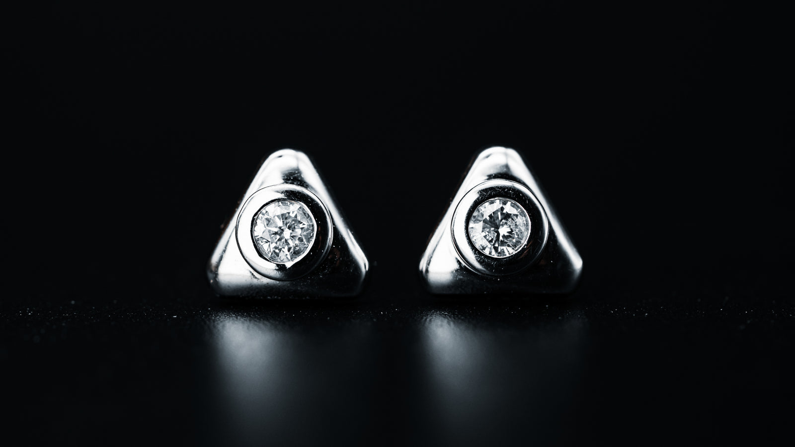14k White Gold Diamond Stud Triangle Earrings