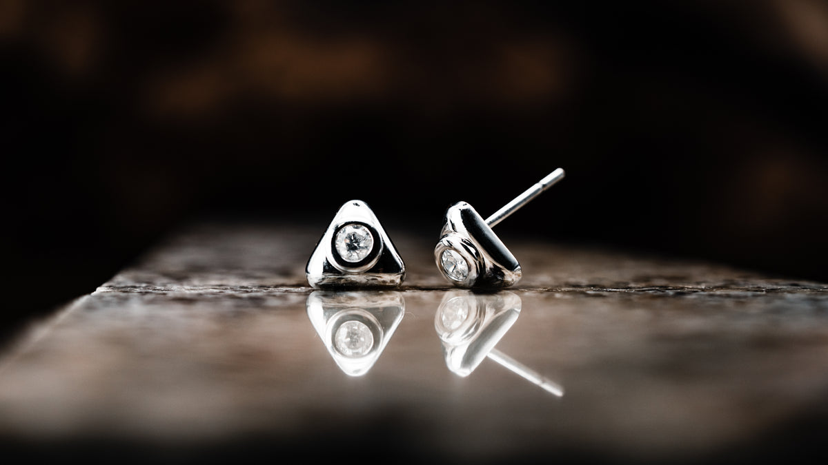 14k White Gold Diamond Stud Triangle Earrings