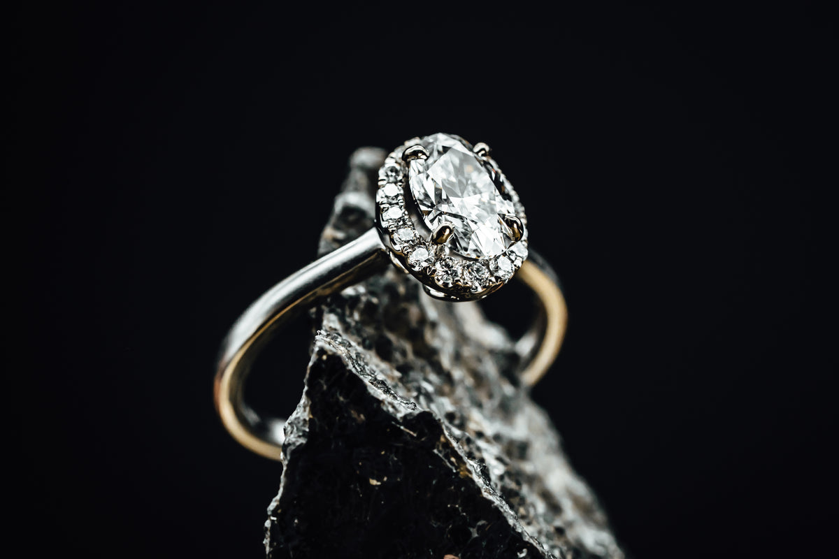 14k White Gold Oval Halo Engagement Ring