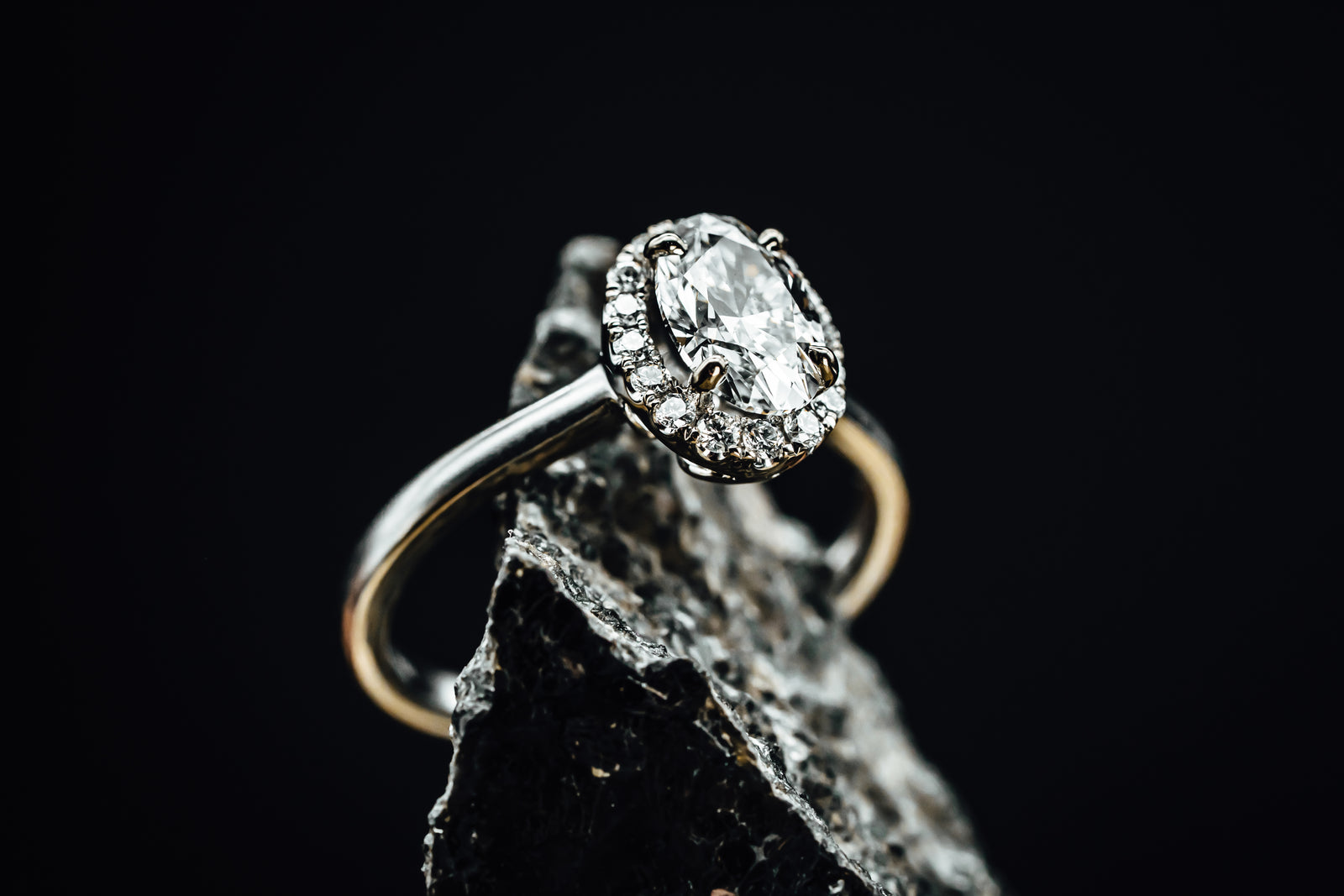 14k White Gold Oval Halo Engagement Ring