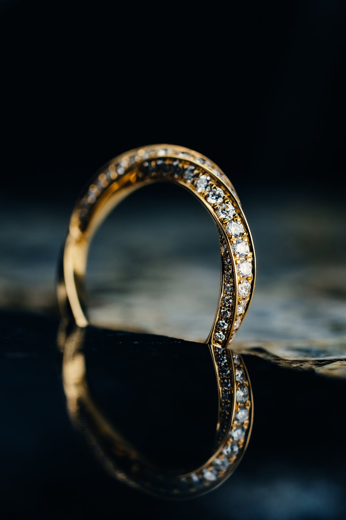 18k Yellow Gold Diamond Anniversary Twist Band