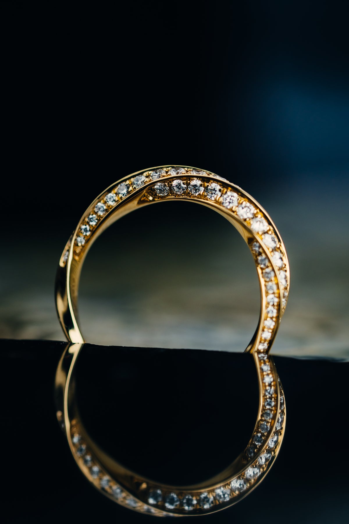18k Yellow Gold Diamond Anniversary Twist Band