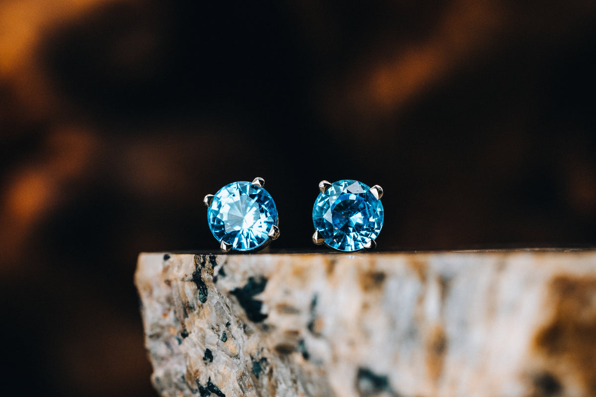 14k White Gold Blue Zircon Stud Earrings
