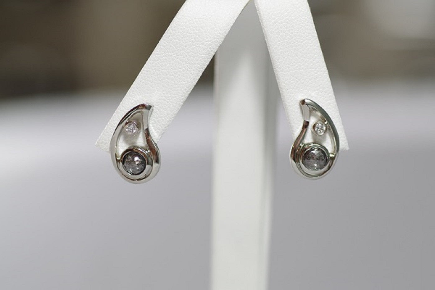 14k White Gold Rose Cut Teardrop Earrings