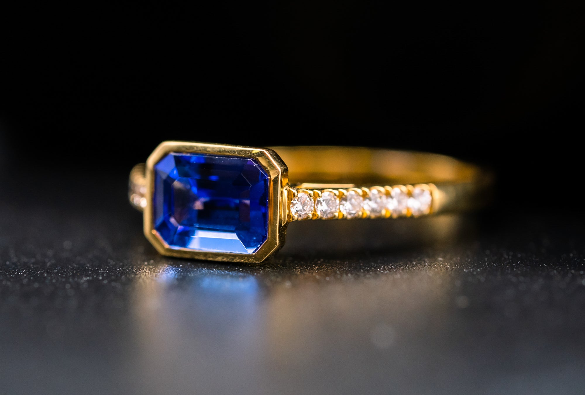 18k Yellow Gold Tanzanite and Diamond Ring