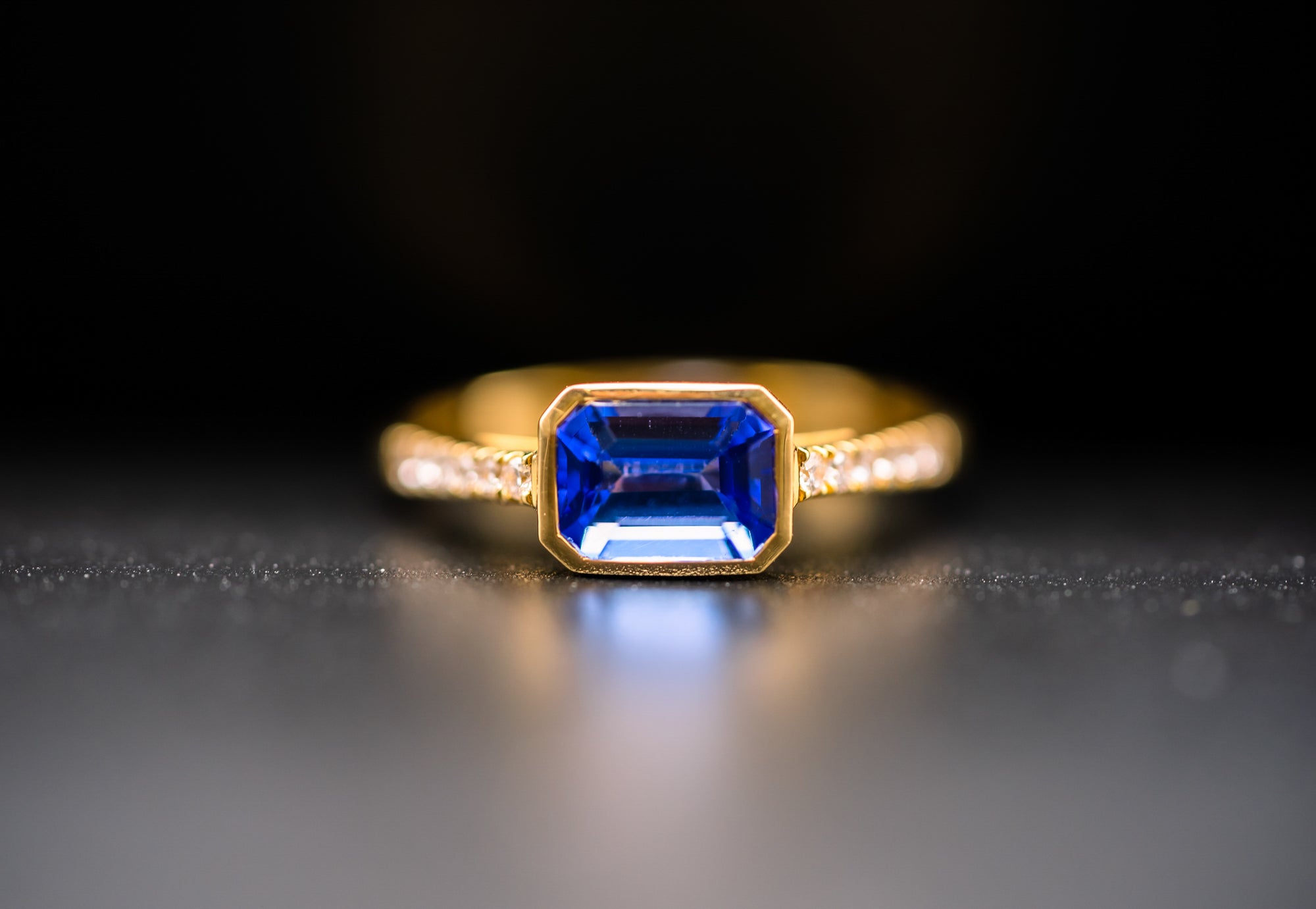 18k Yellow Gold Tanzanite and Diamond Ring