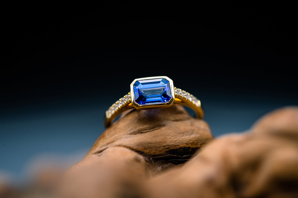 18k Yellow Gold Tanzanite and Diamond Ring