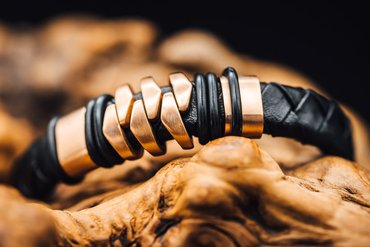 Men&#39;s Leather Bracelet