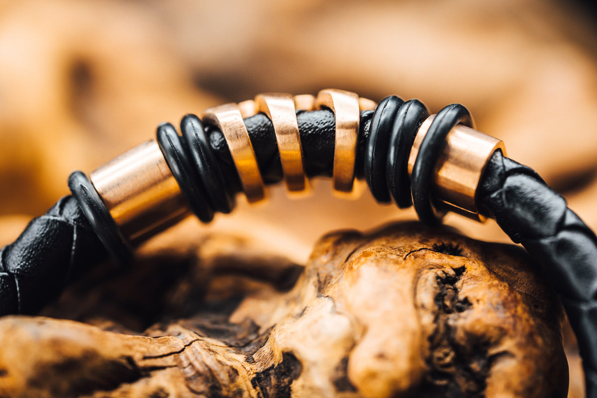 Men&#39;s Leather Bracelet