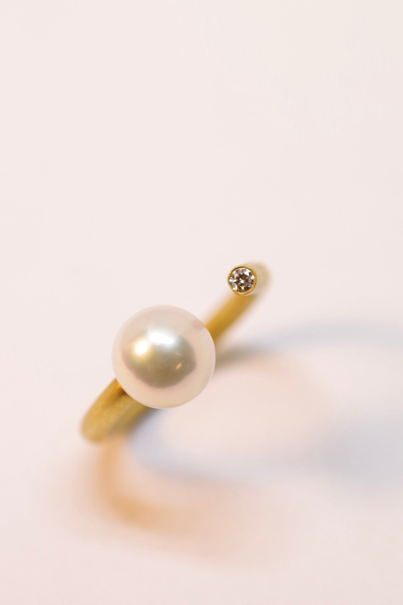 18k Yellow Gold Freshwater Pearl and Diamond Ring