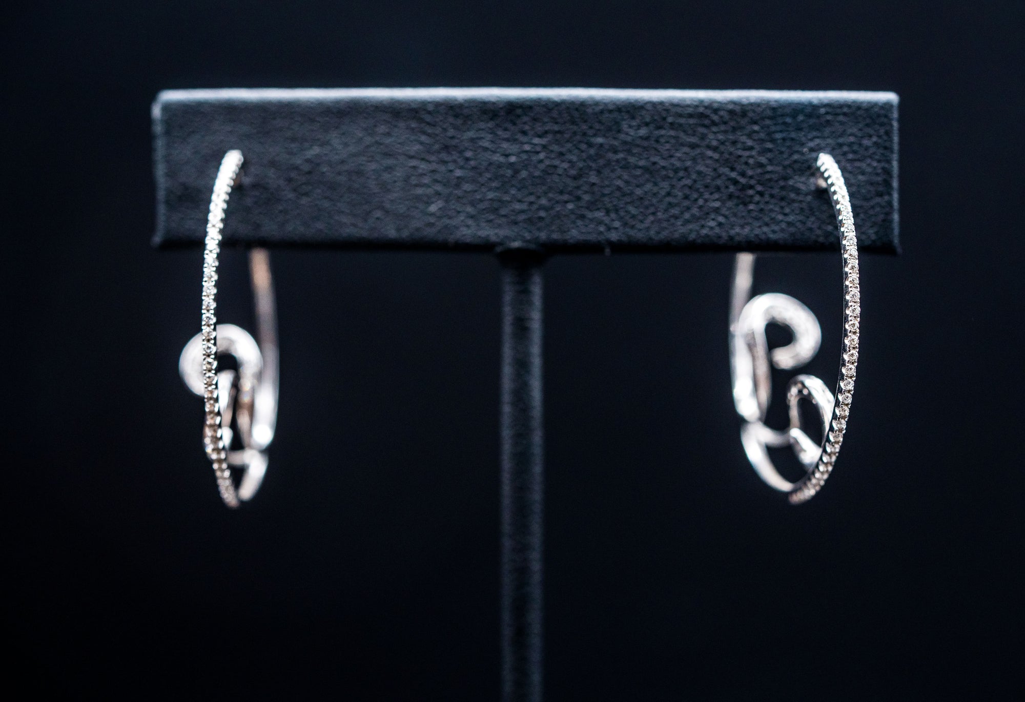 18k White Gold Diamond Hoop Earrings