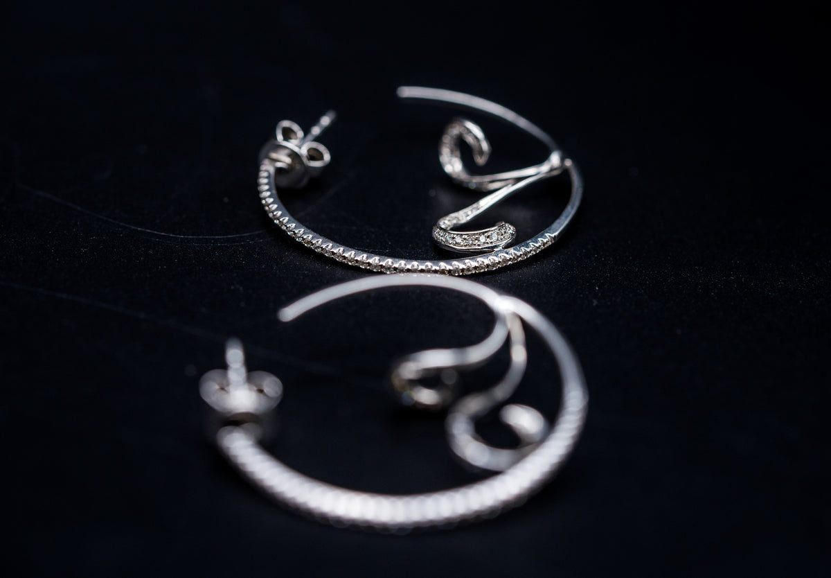 18k White Gold Diamond Hoop Earrings